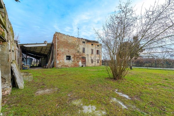 pentavano in vendita a Fontanellato