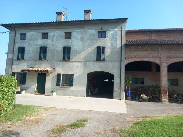 casa indipendente in vendita a Fontanellato in zona Toccalmatto