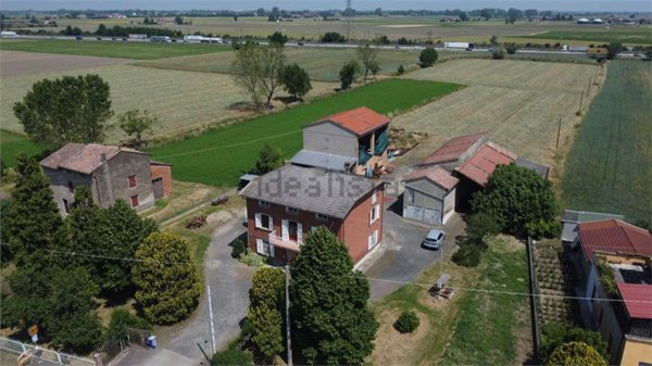 casa indipendente in vendita a Fontanellato in zona Cannetolo