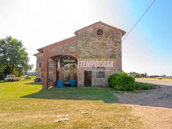 casale in vendita a Fontanellato