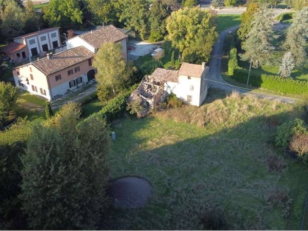 casa indipendente in vendita a Fontanellato in zona Toccalmatto