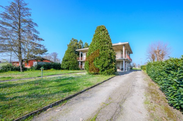 casa indipendente in vendita a Fontanellato in zona Casalbarbato