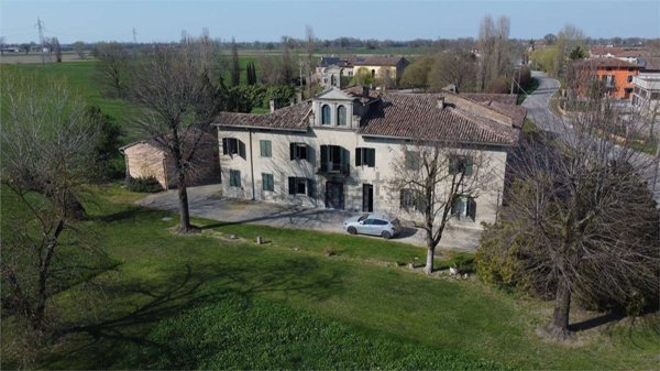 casa indipendente in vendita a Fontanellato in zona Albareto