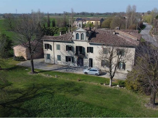 casa indipendente in vendita a Fontanellato in zona Albareto