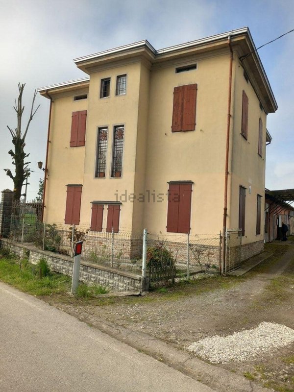 casa indipendente in vendita a Fontanellato in zona Ghiara