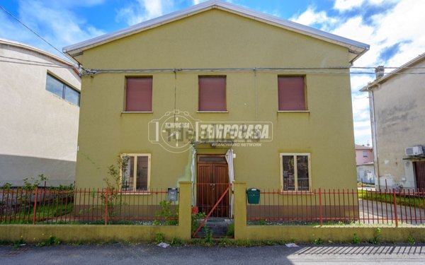 casa indipendente in vendita a Fontanellato in zona Priorato