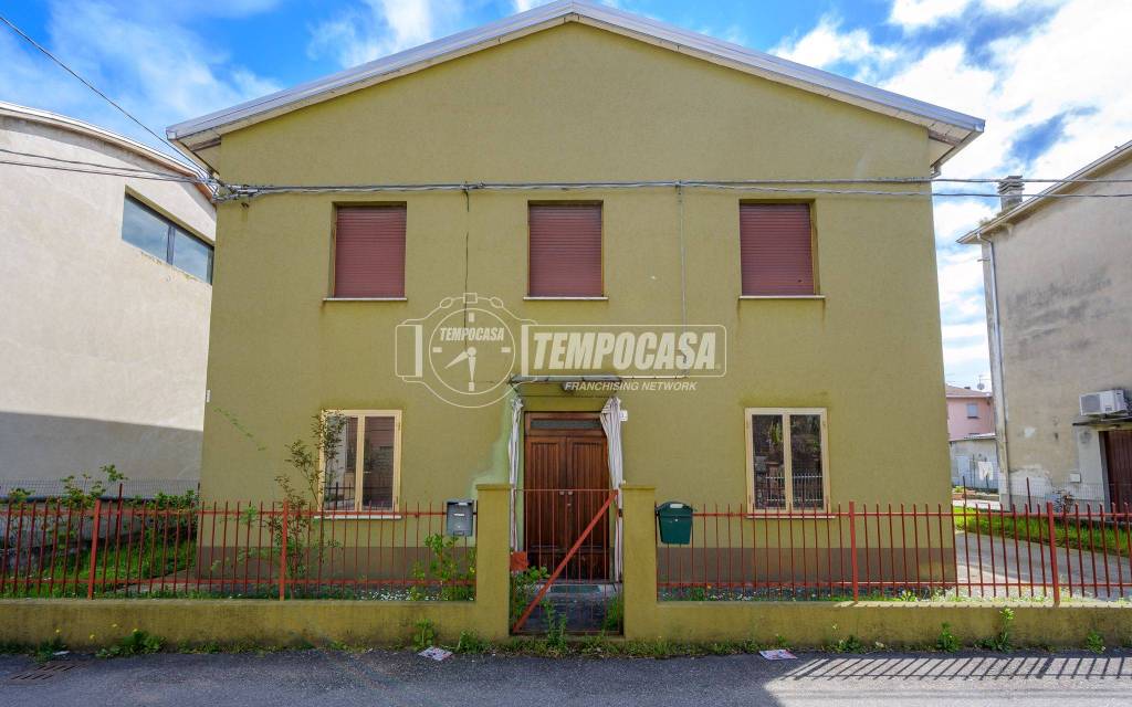 casa indipendente in vendita a Fontanellato in zona Priorato