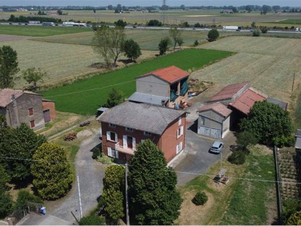 casa indipendente in vendita a Fontanellato in zona Cannetolo