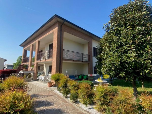 casa indipendente in vendita a Fontanellato in zona Parola