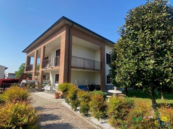 casa indipendente in vendita a Fontanellato in zona Parola