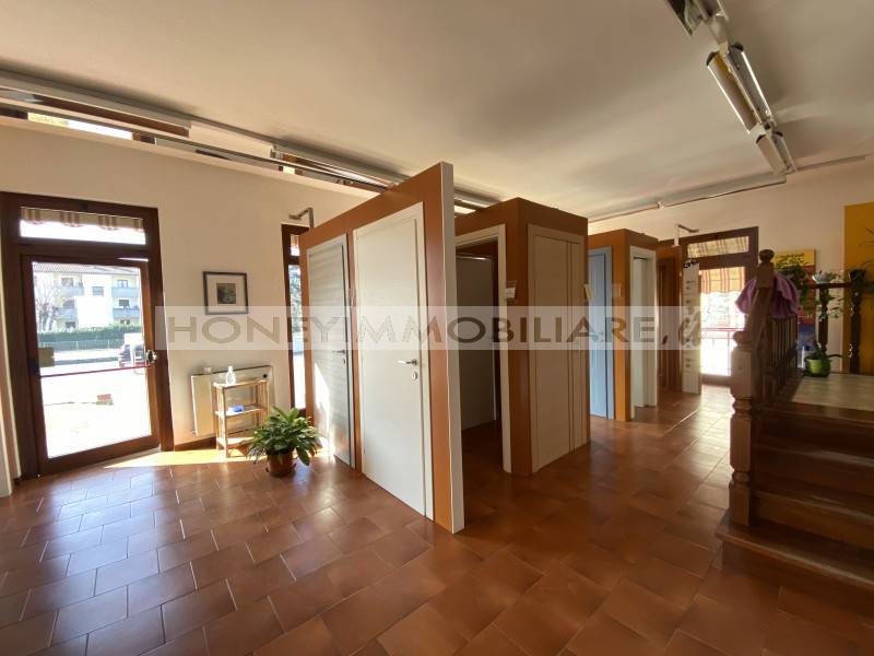 negozio in vendita a Fontanellato in zona Priorato