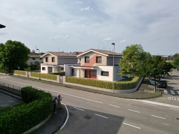 casa indipendente in vendita a Fontanellato in zona Parola