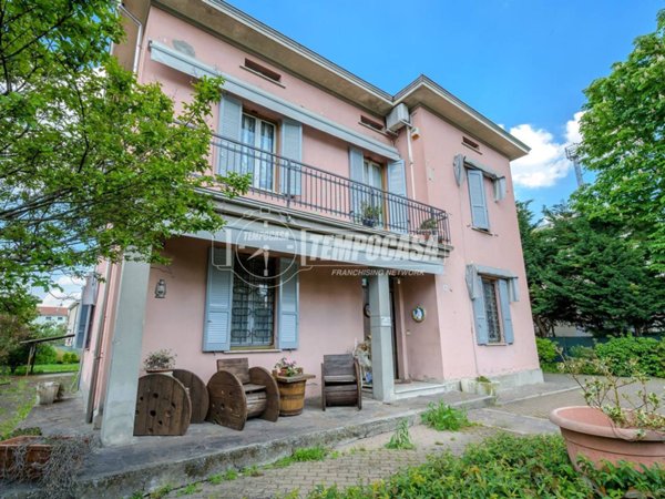casa indipendente in vendita a Fontanellato