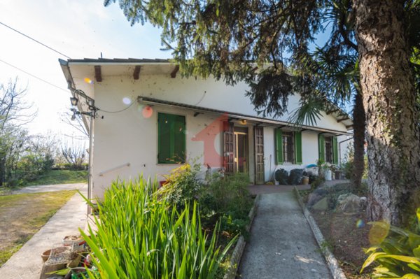 casa indipendente in vendita a Fontanellato in zona Rosso
