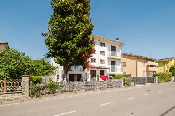 casa indipendente in vendita a Fontanellato in zona Rosso