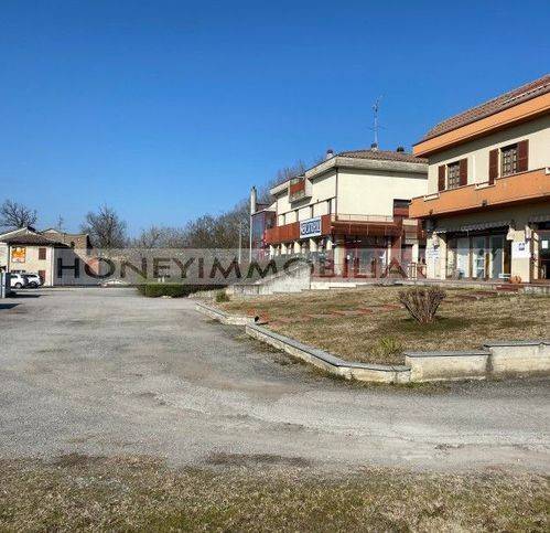 negozio in vendita a Fontanellato in zona Priorato