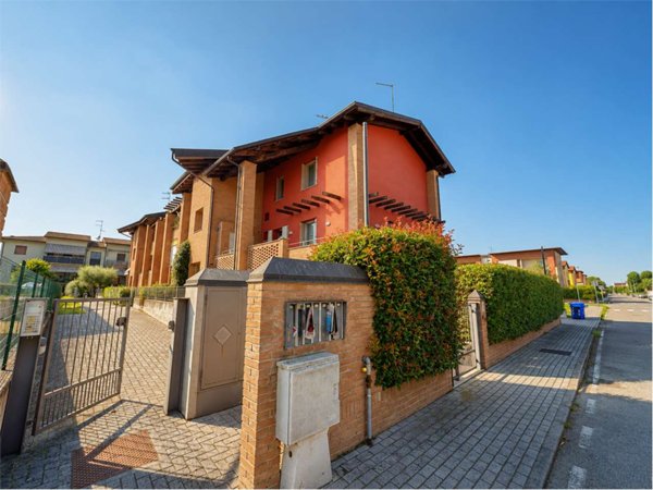 appartamento in vendita a Fontanellato in zona Priorato