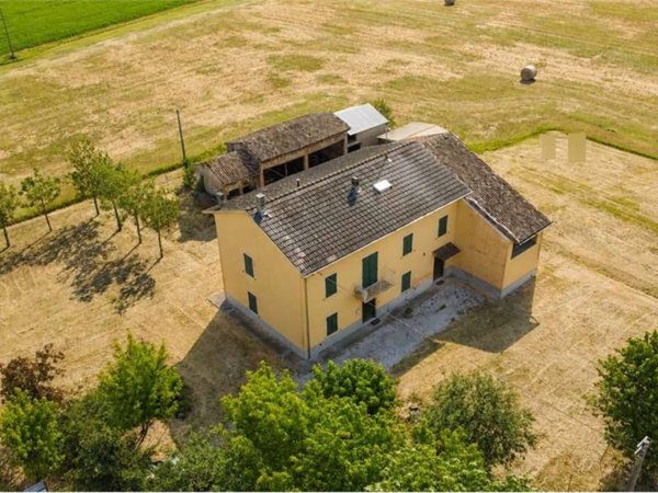 casa indipendente in vendita a Fontanellato in zona Paroletta