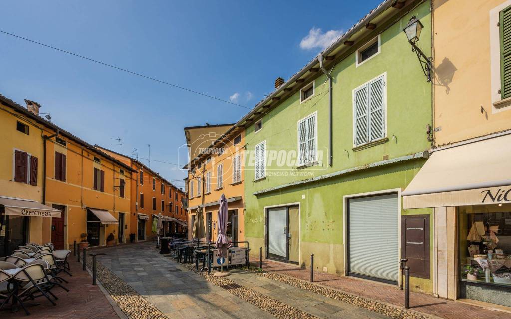 locale commerciale in vendita a Fontanellato in zona Priorato