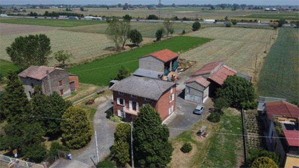 casa indipendente in vendita a Fontanellato in zona Cannetolo