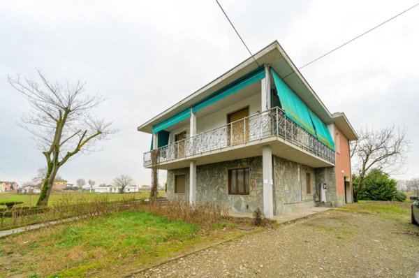 casa indipendente in vendita a Fontevivo