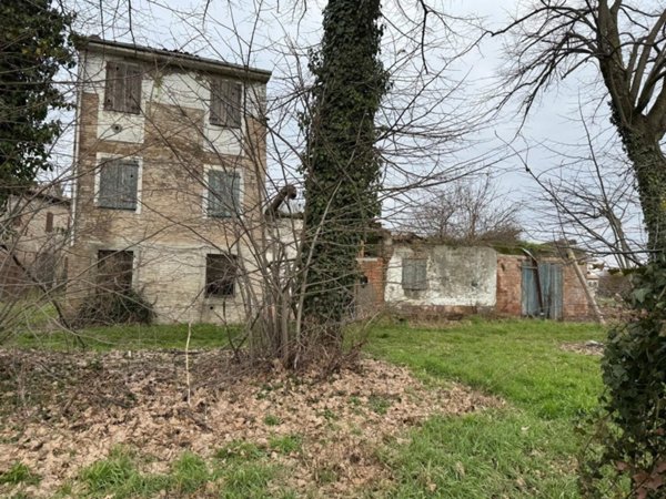 casa indipendente in vendita a Fontevivo in zona Bianconese