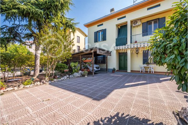 casa indipendente in vendita a Fontevivo
