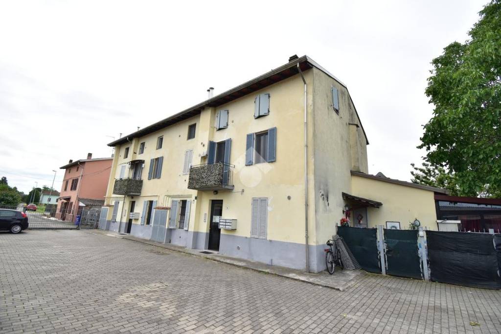 appartamento in vendita a Fontevivo in zona Case Massi