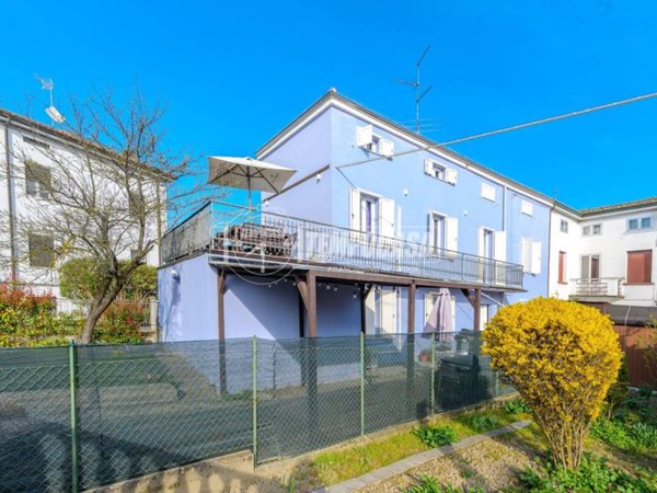 casa indipendente in vendita a Fontevivo in zona Ponte Taro