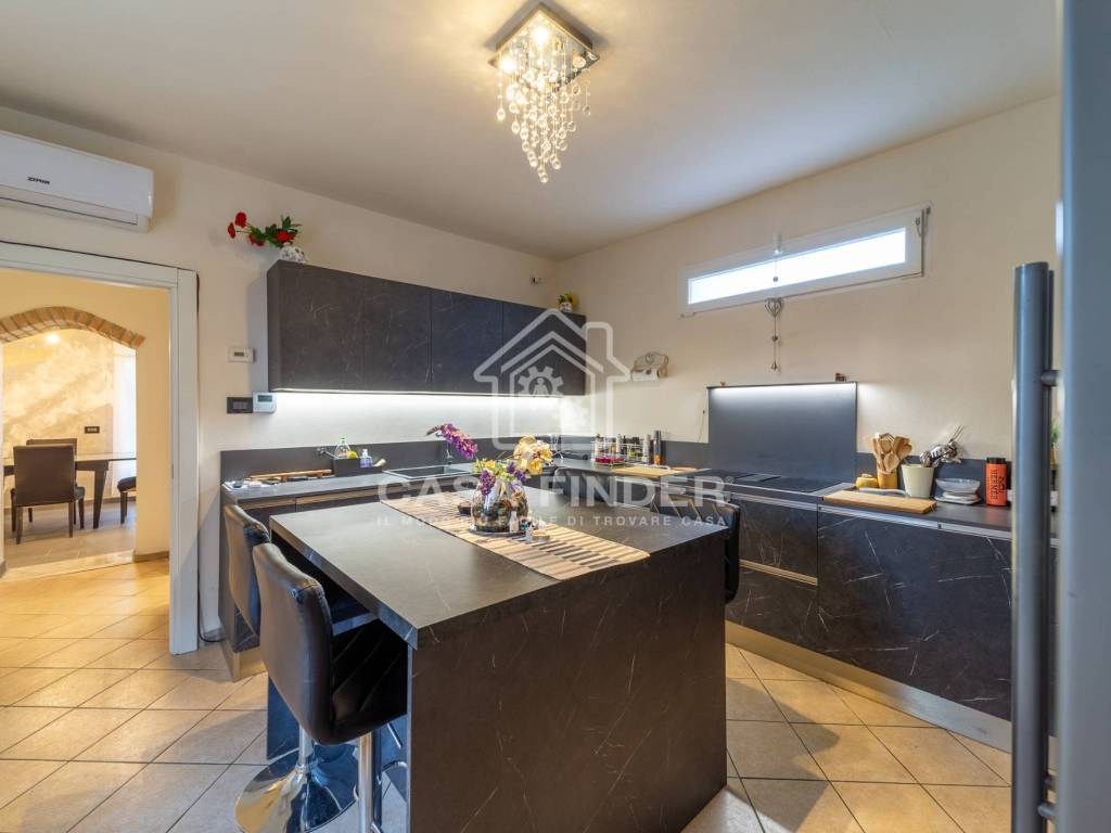 casa indipendente in vendita a Fontevivo in zona Ponte Taro