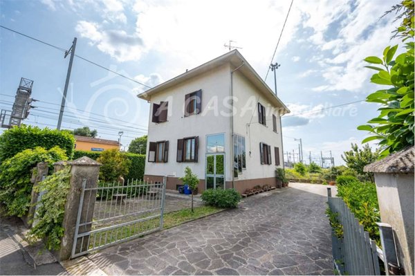 casa indipendente in vendita a Fontevivo