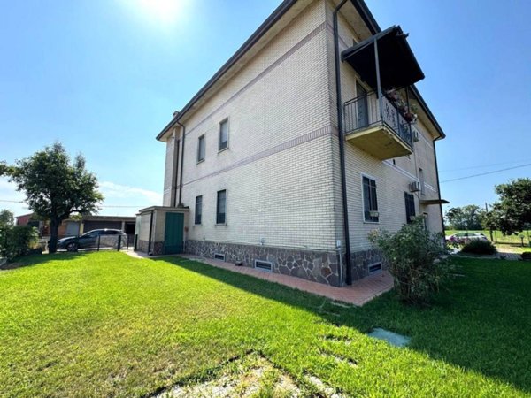 appartamento in vendita a Fontevivo in zona Bellena