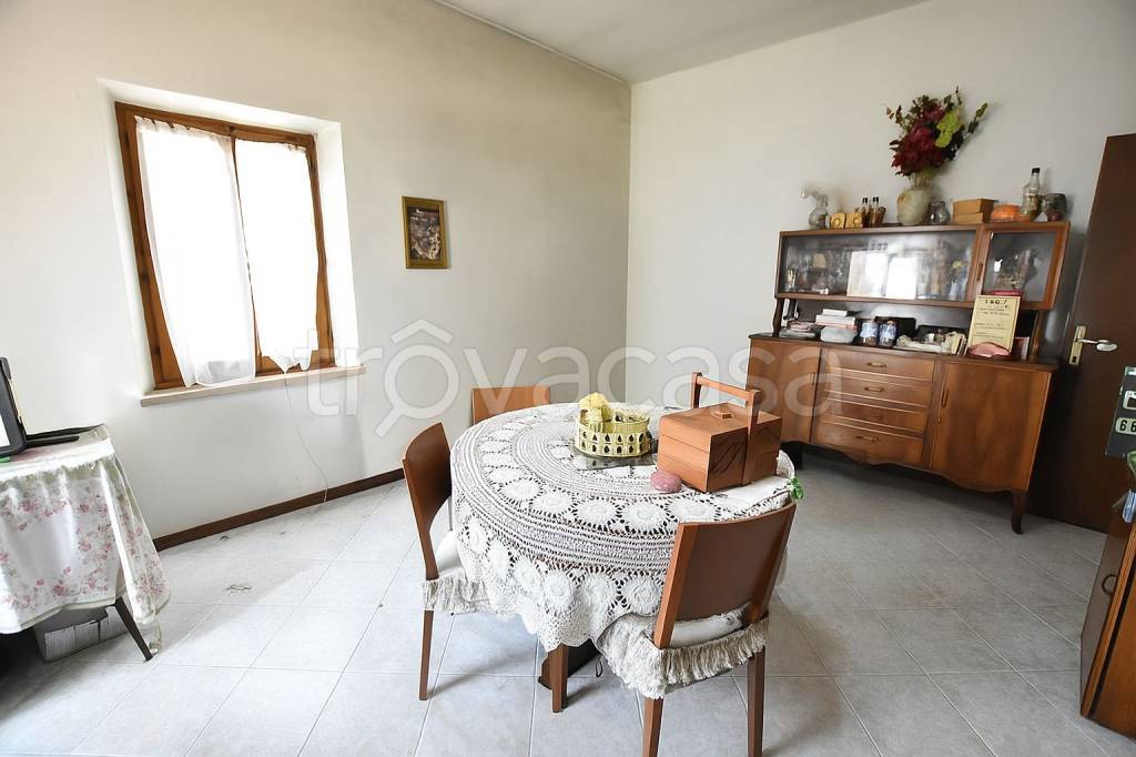 casa indipendente in vendita a Fontevivo in zona Ponte Taro