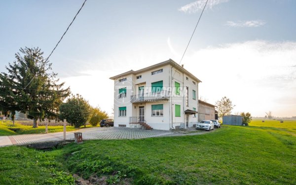 casa indipendente in vendita a Fontevivo