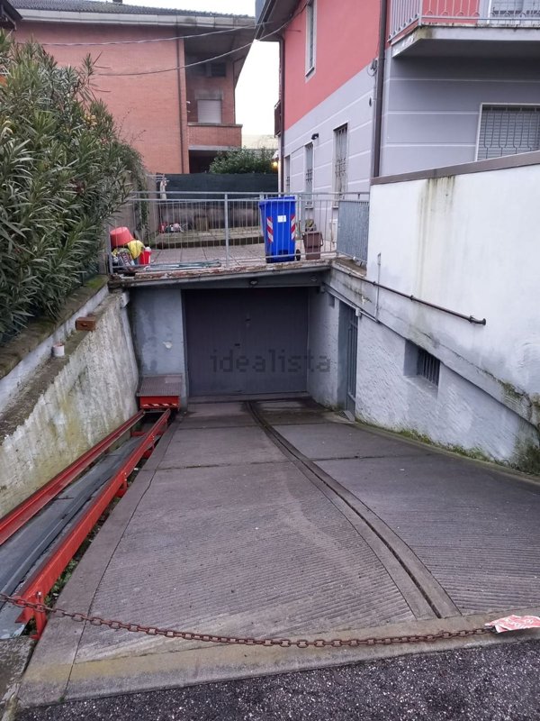 locale di sgombero in vendita a Fontevivo