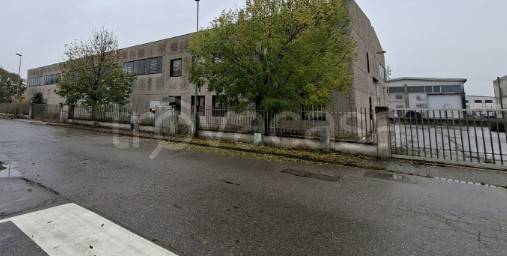 locale commerciale in vendita a Fontevivo