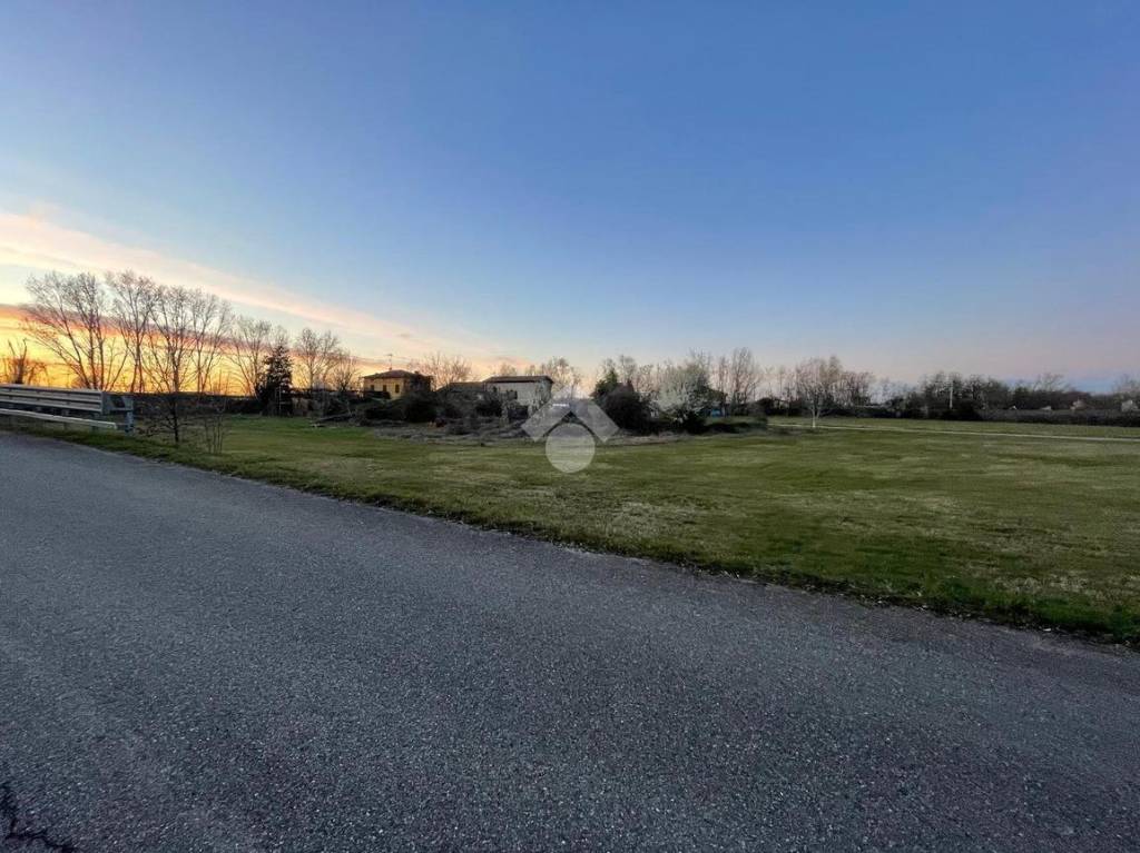 terreno agricolo in vendita a Fontevivo in zona Case Massi