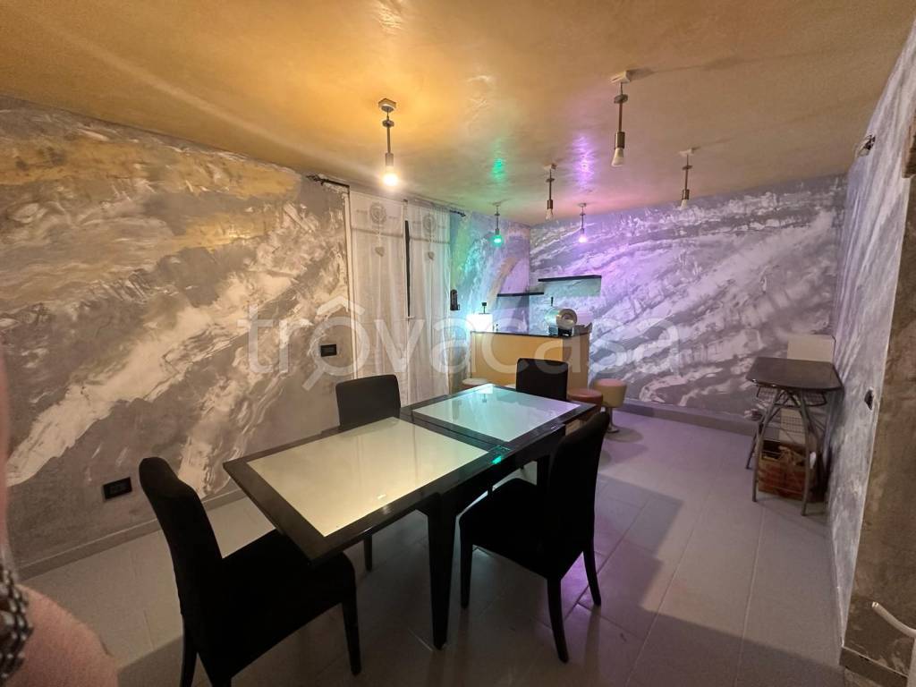 casa indipendente in vendita a Fontevivo in zona Ponte Taro