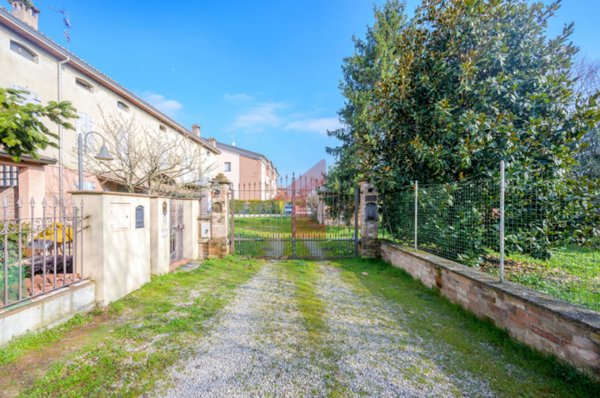 casale in vendita a Fontevivo