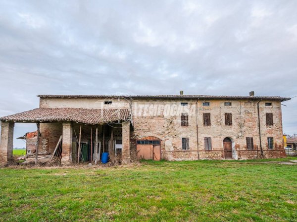 casa indipendente in vendita a Fontevivo
