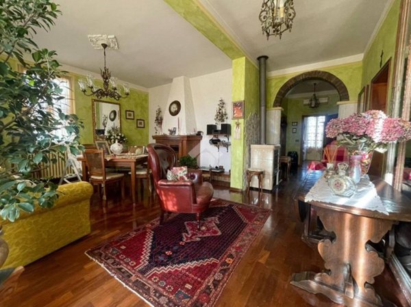 casa indipendente in vendita a Fontevivo in zona Ponte Recchio