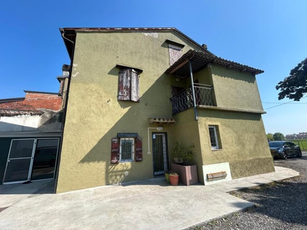 casa indipendente in vendita a Fontevivo in zona Fontane