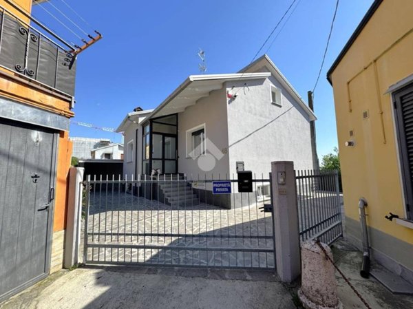casa indipendente in vendita a Fontevivo