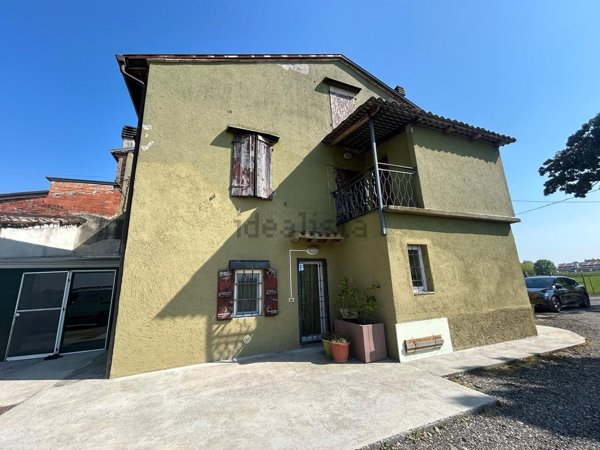 casa indipendente in vendita a Fontevivo