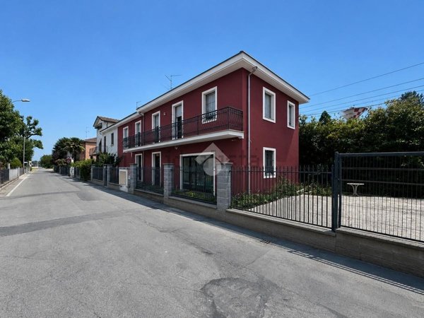 appartamento in vendita a Fontevivo in zona Ponte Taro