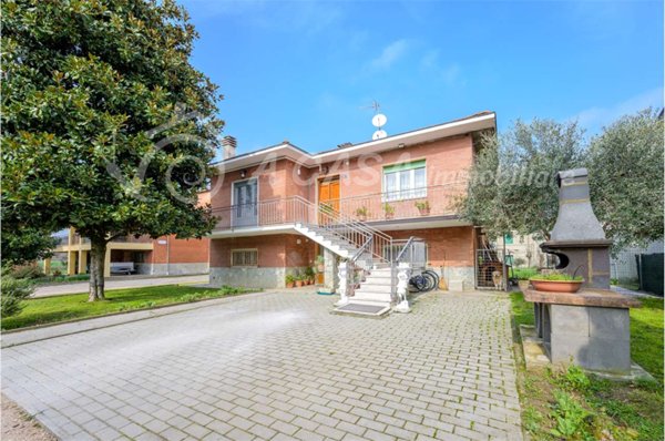 casa indipendente in vendita a Fontevivo in zona Ponte Taro