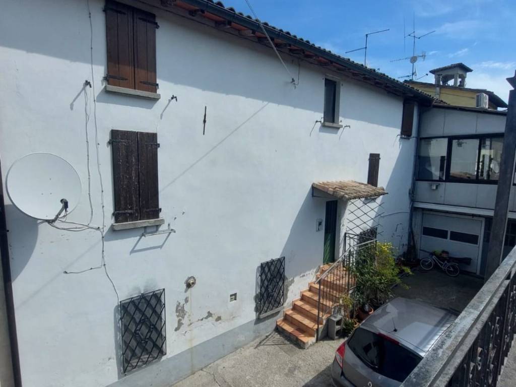 casa indipendente in vendita a Fornovo di Taro in zona Piantonia