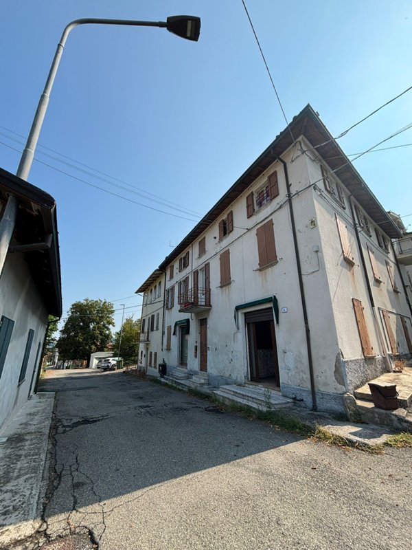 appartamento in vendita a Fornovo di Taro in zona Piantonia