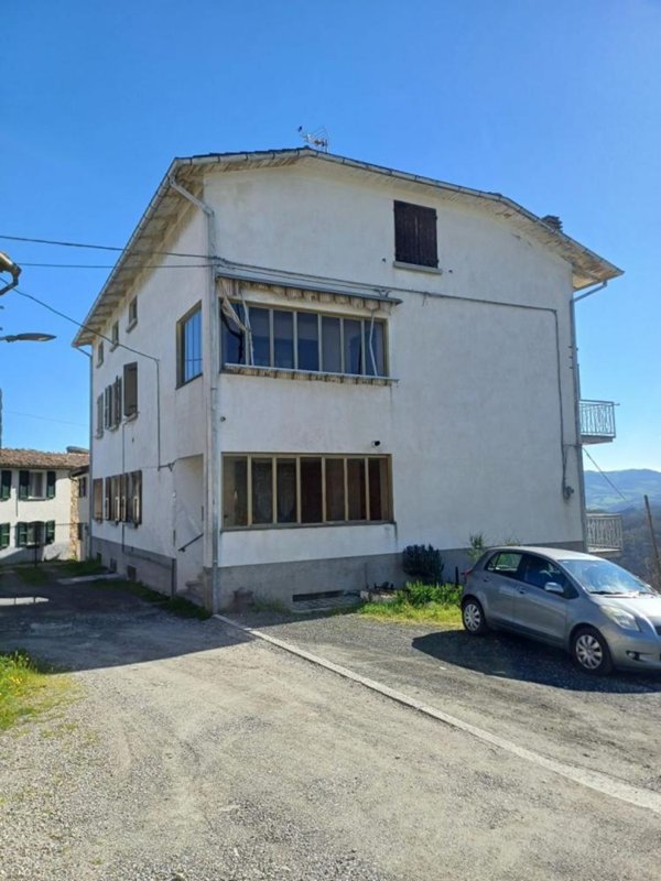 appartamento in vendita a Fornovo di Taro in zona Piantonia