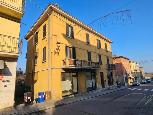 appartamento in vendita a Fornovo di Taro in zona Piazza